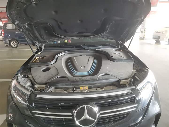 Фото 20 - Mercedes-Benz EQC