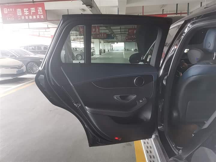 Фото 29 - Mercedes-Benz EQC