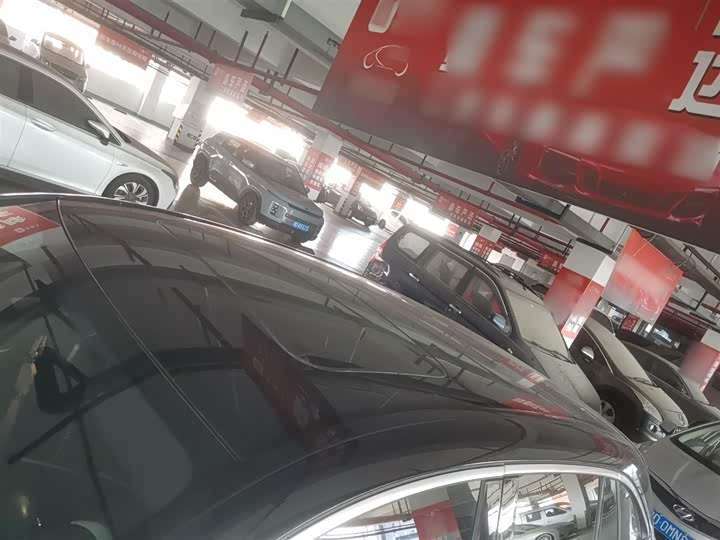 Фото 31 - Mercedes-Benz EQC