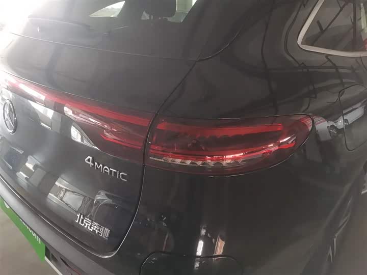 Фото 8 - Mercedes-Benz EQC