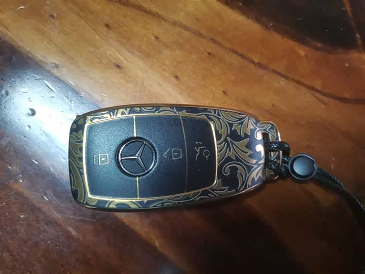 Фото 9 - Mercedes-Benz EQC