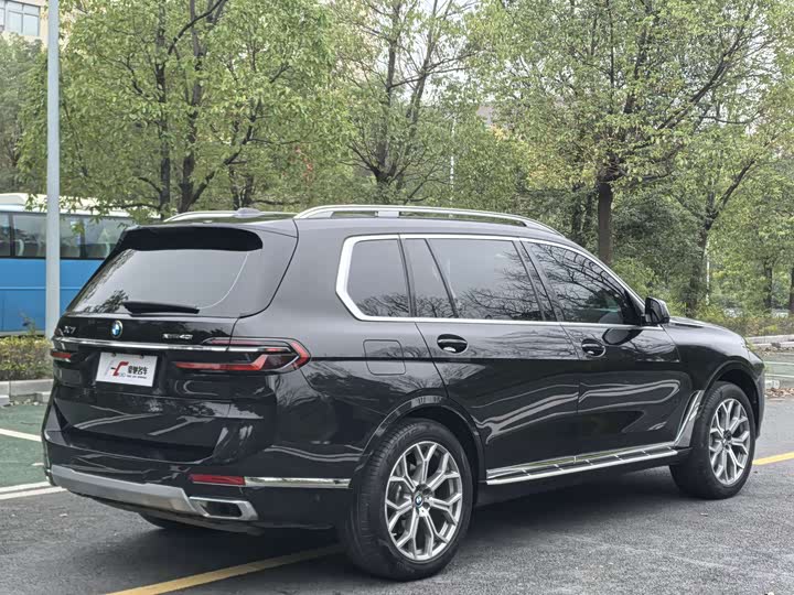 Фото 5 - BMW X7