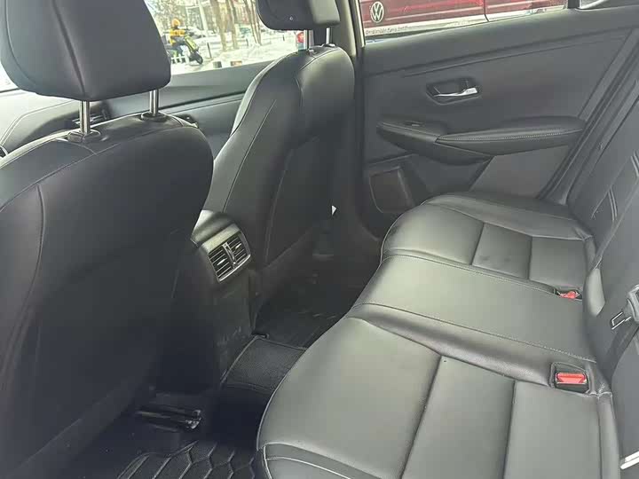 Фото 5 - Nissan Sylphy