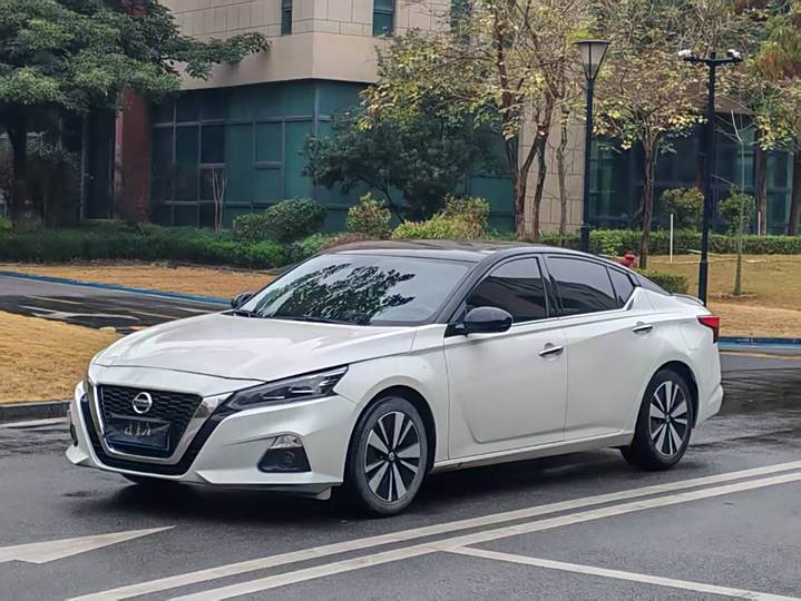 Фото 1 - Nissan Teana