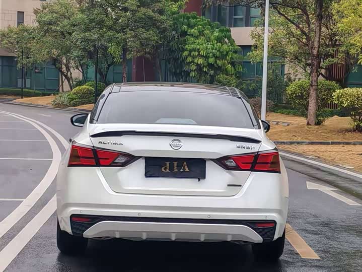 Фото 2 - Nissan Teana