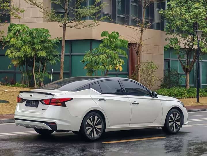 Фото 7 - Nissan Teana