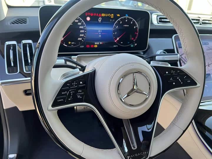 Фото 2 - Mercedes-Benz Maybach S-Class