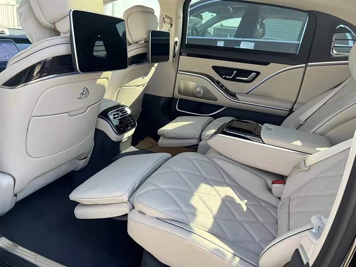 Фото 3 - Mercedes-Benz Maybach S-Class