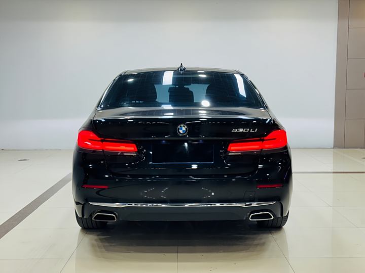 Фото 10 - BMW 5 Series