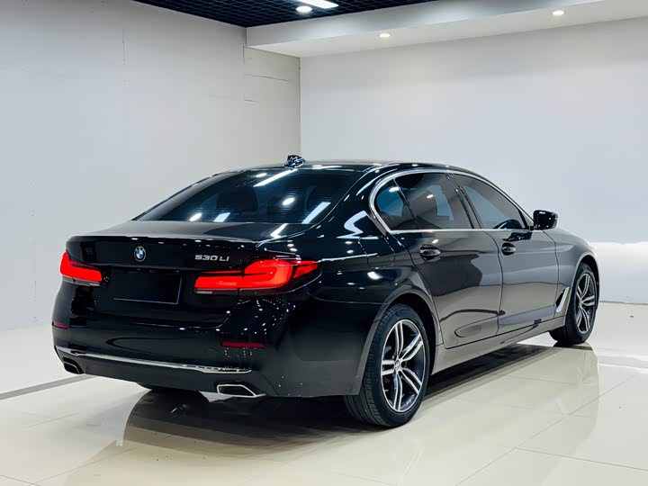 Фото 9 - BMW 5 Series
