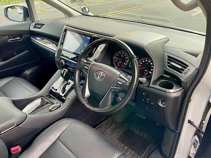 Фото 11 - Toyota Vellfire