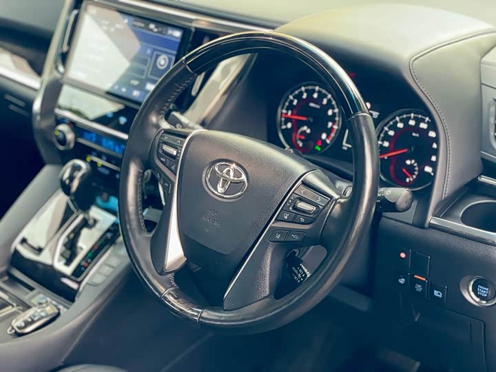 Фото 12 - Toyota Vellfire