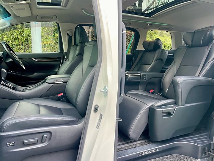 Фото 16 - Toyota Vellfire