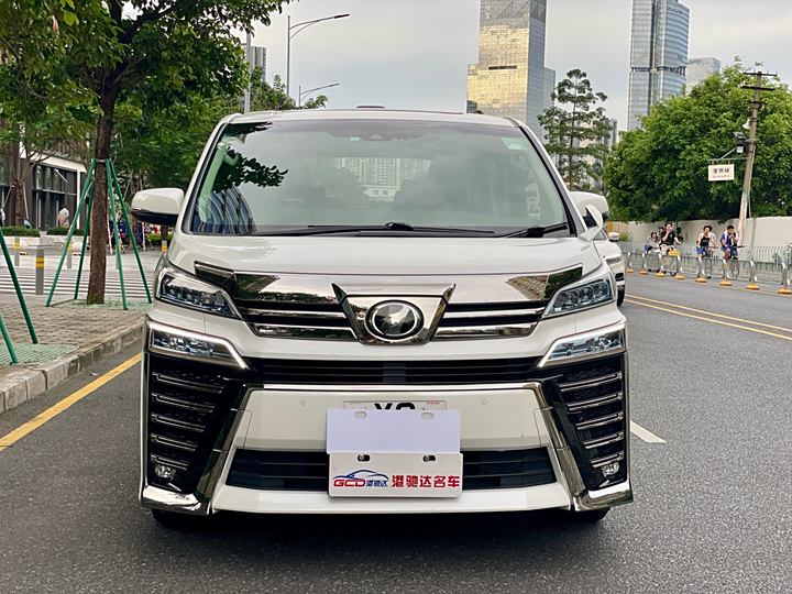 Фото 2 - Toyota Vellfire