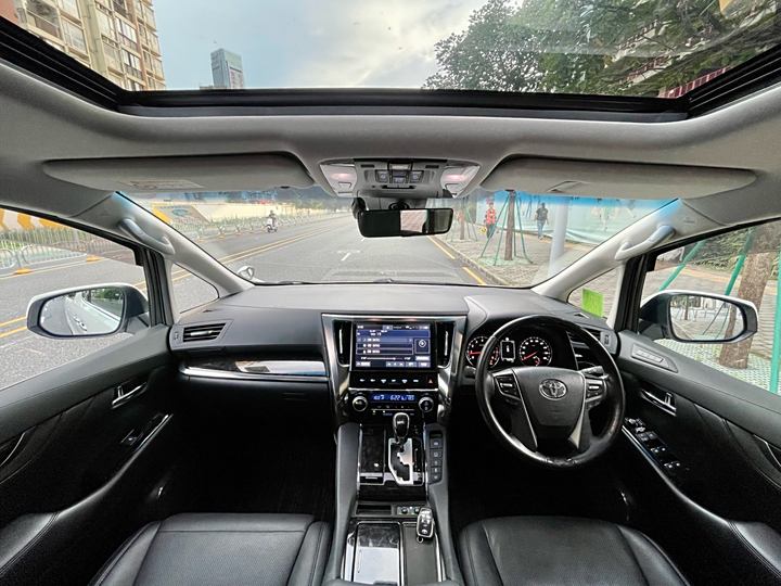 Фото 7 - Toyota Vellfire