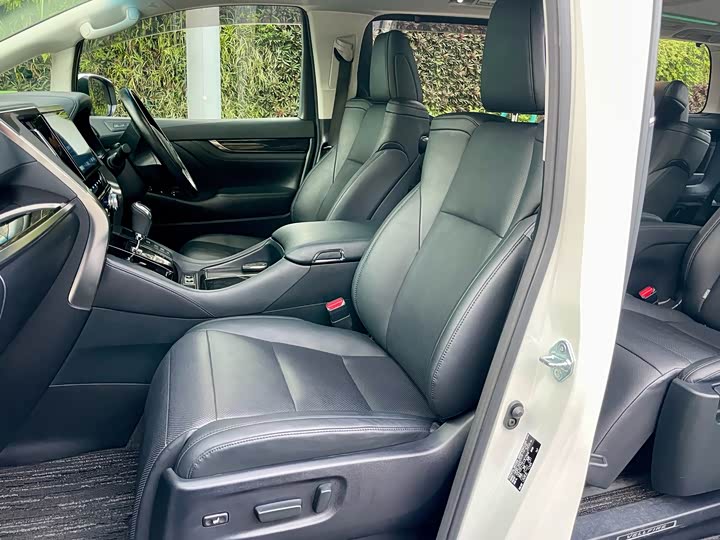 Фото 9 - Toyota Vellfire