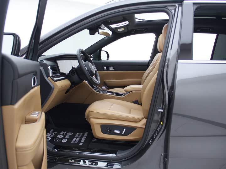 Фото 12 - LiXiang One