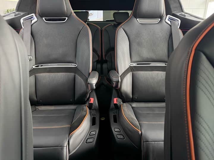 Фото 18 - HiPhi X