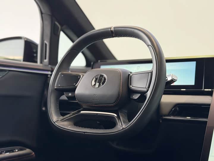 Фото 20 - HiPhi X