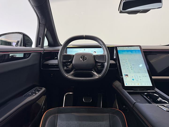 Фото 21 - HiPhi X