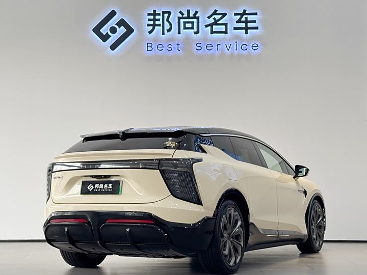 Фото 25 - HiPhi X