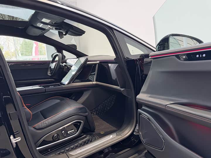 Фото 7 - HiPhi X