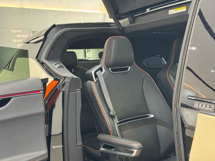 Фото 9 - HiPhi X