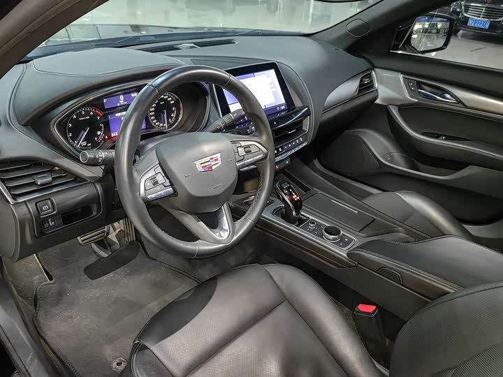 Фото 13 - Cadillac CT5