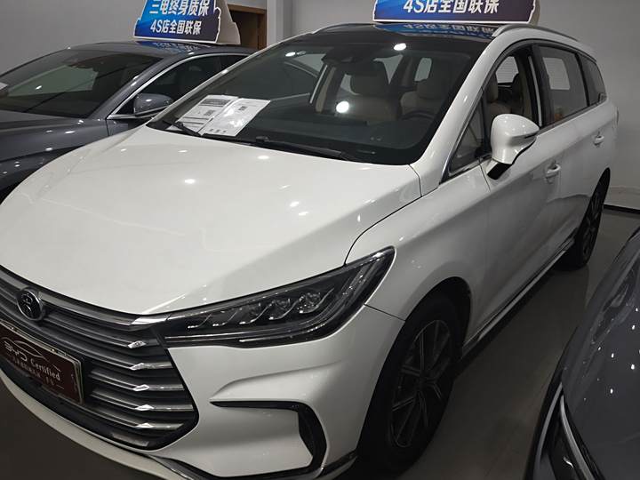 Фото 1 - BYD Song Max Hybrid