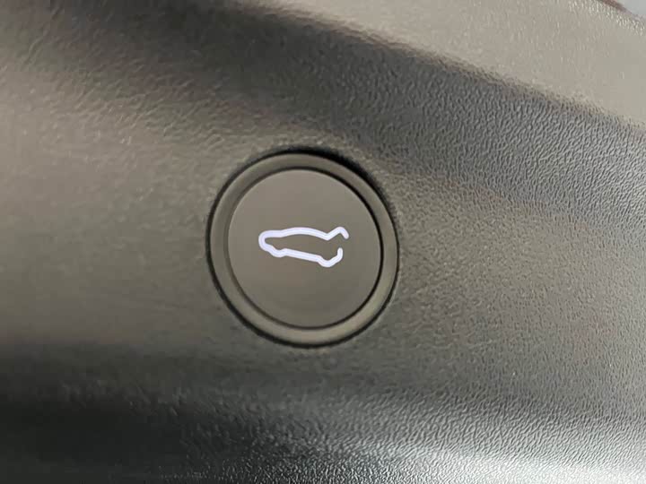 Фото 15 - Tesla Model Y