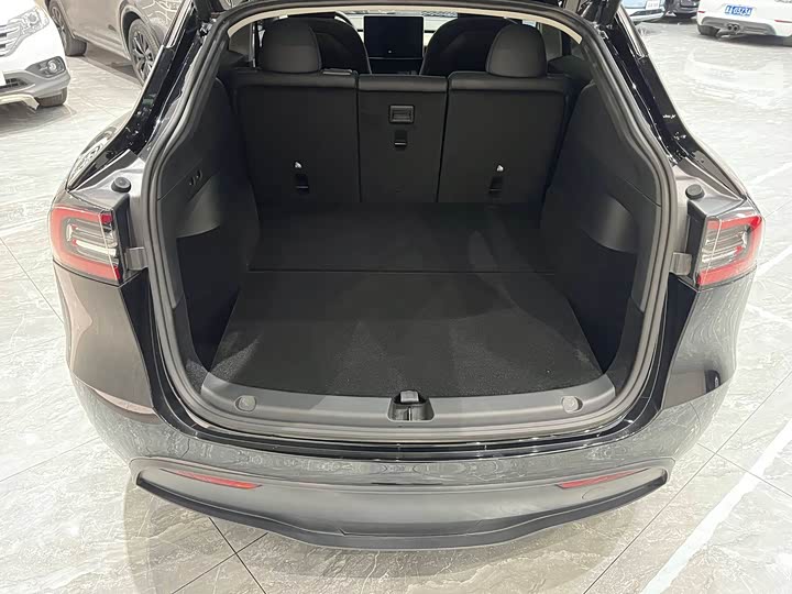 Фото 16 - Tesla Model Y