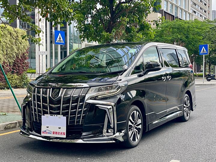 Фото 1 - Toyota Alphard