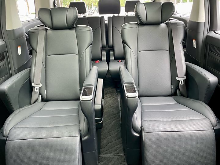 Фото 10 - Toyota Alphard