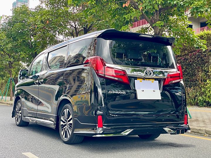 Фото 4 - Toyota Alphard