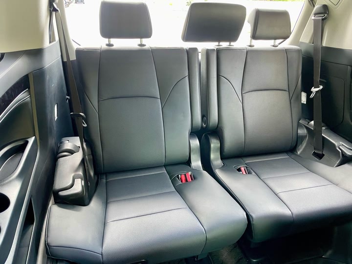 Фото 9 - Toyota Alphard