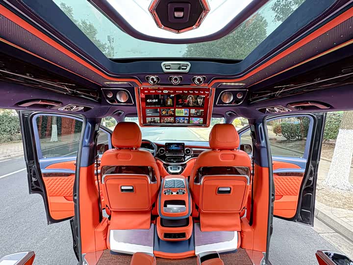 Фото 11 - Mercedes-Benz V-Class