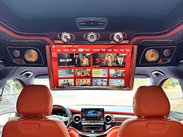 Фото 12 - Mercedes-Benz V-Class