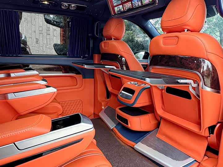 Фото 17 - Mercedes-Benz V-Class