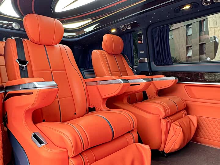 Фото 20 - Mercedes-Benz V-Class