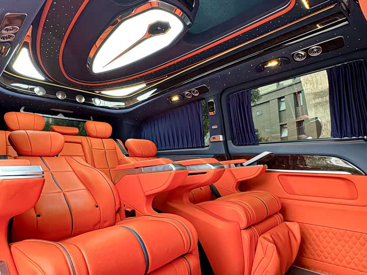 Фото 21 - Mercedes-Benz V-Class