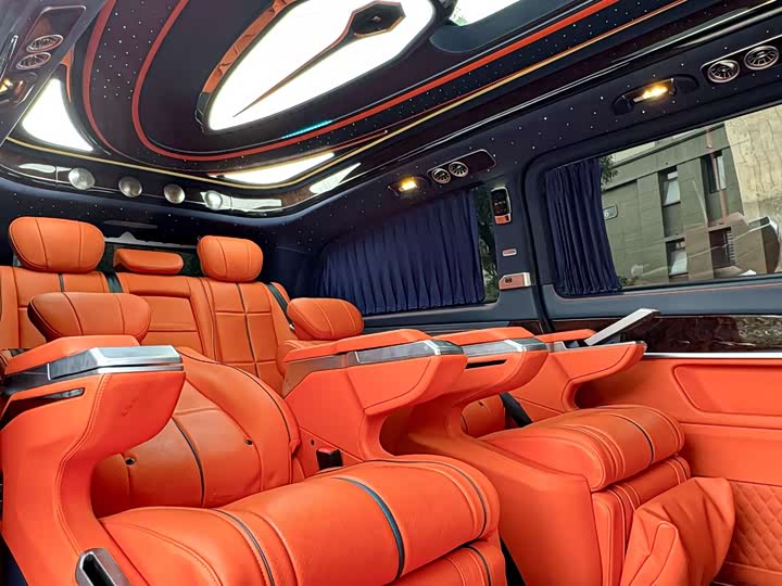 Фото 22 - Mercedes-Benz V-Class