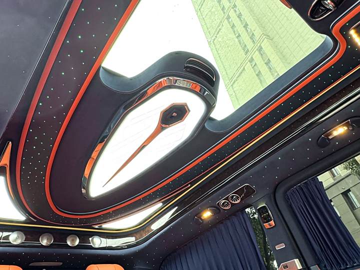 Фото 24 - Mercedes-Benz V-Class