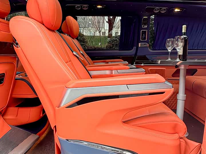 Фото 30 - Mercedes-Benz V-Class