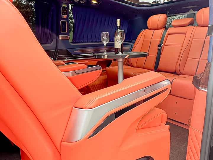 Фото 31 - Mercedes-Benz V-Class