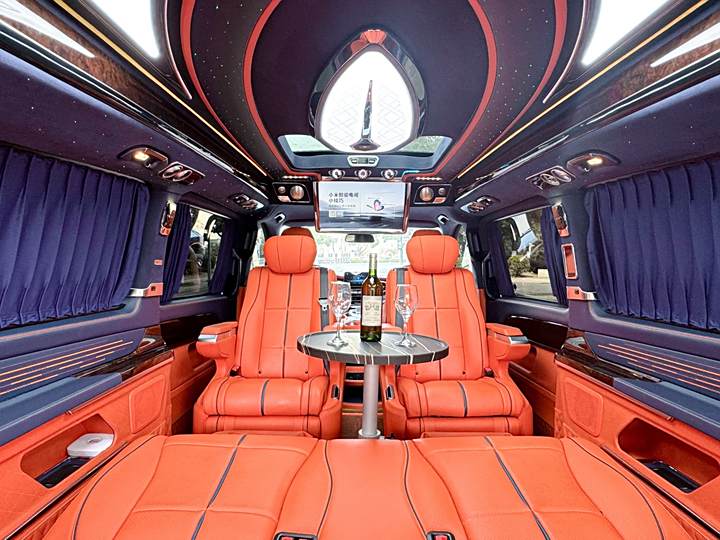 Фото 35 - Mercedes-Benz V-Class