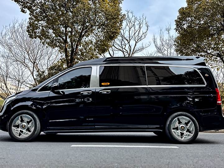 Фото 43 - Mercedes-Benz V-Class