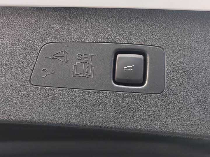 Фото 14 - Lincoln Corsair