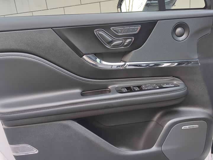 Фото 18 - Lincoln Corsair