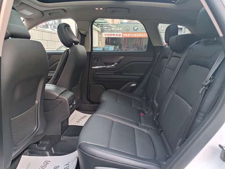 Фото 22 - Lincoln Corsair