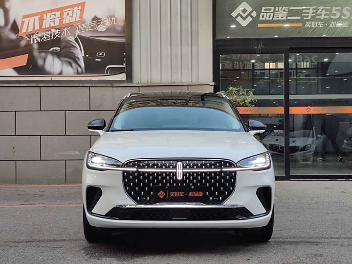 Фото 4 - Lincoln Corsair